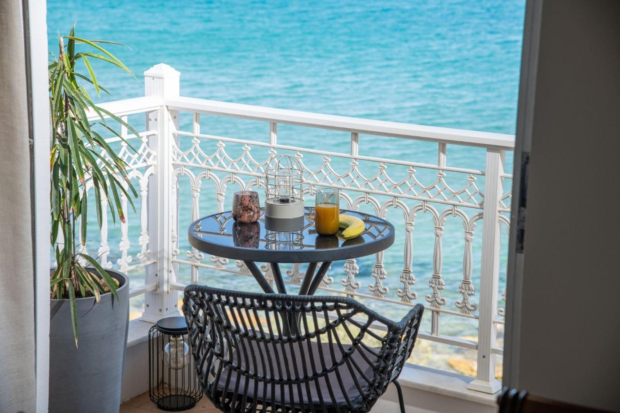 Mare Nostrum Seafront Apartment, By Zantewize Екстериор снимка